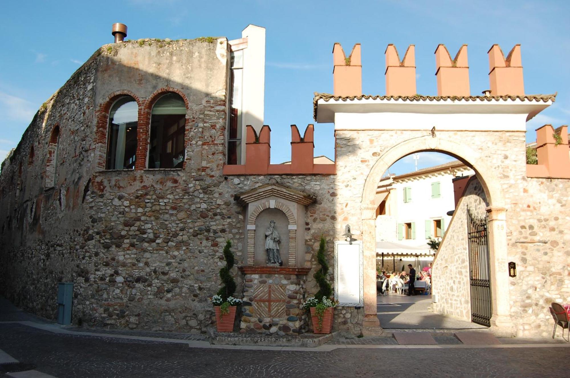 Corte San Luca Apartments Bardolino Eksteriør billede