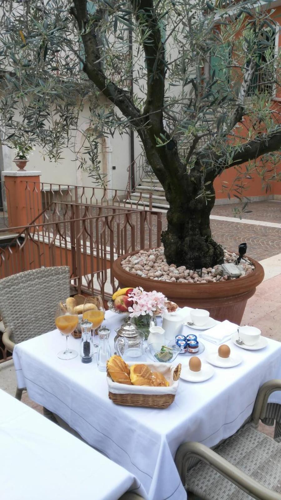 Corte San Luca Apartments Bardolino Eksteriør billede