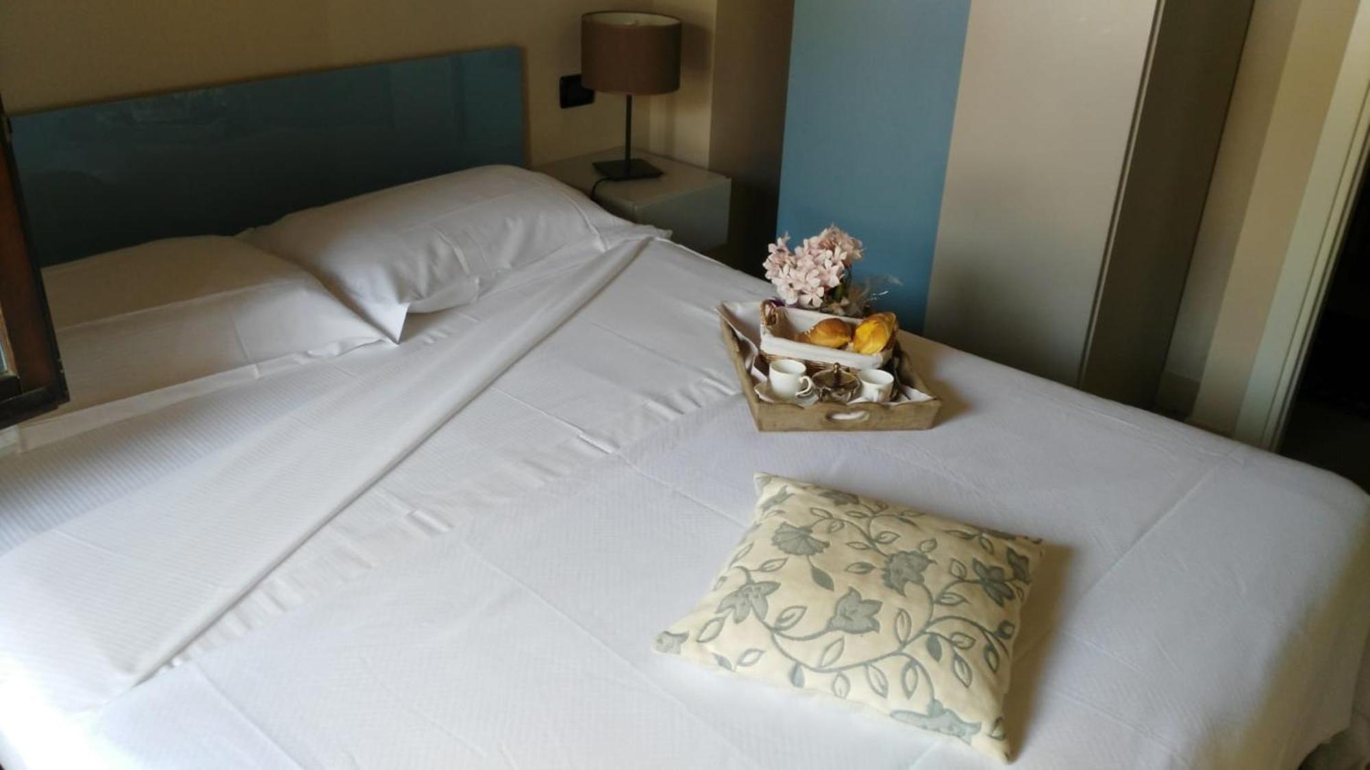 Corte San Luca Apartments Bardolino Værelse billede